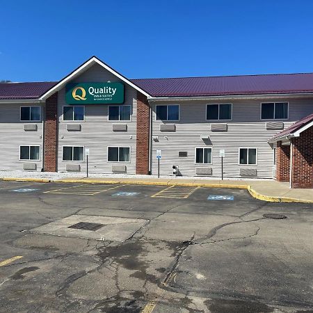 Quality Inn & Suites Bradford Bagian luar foto