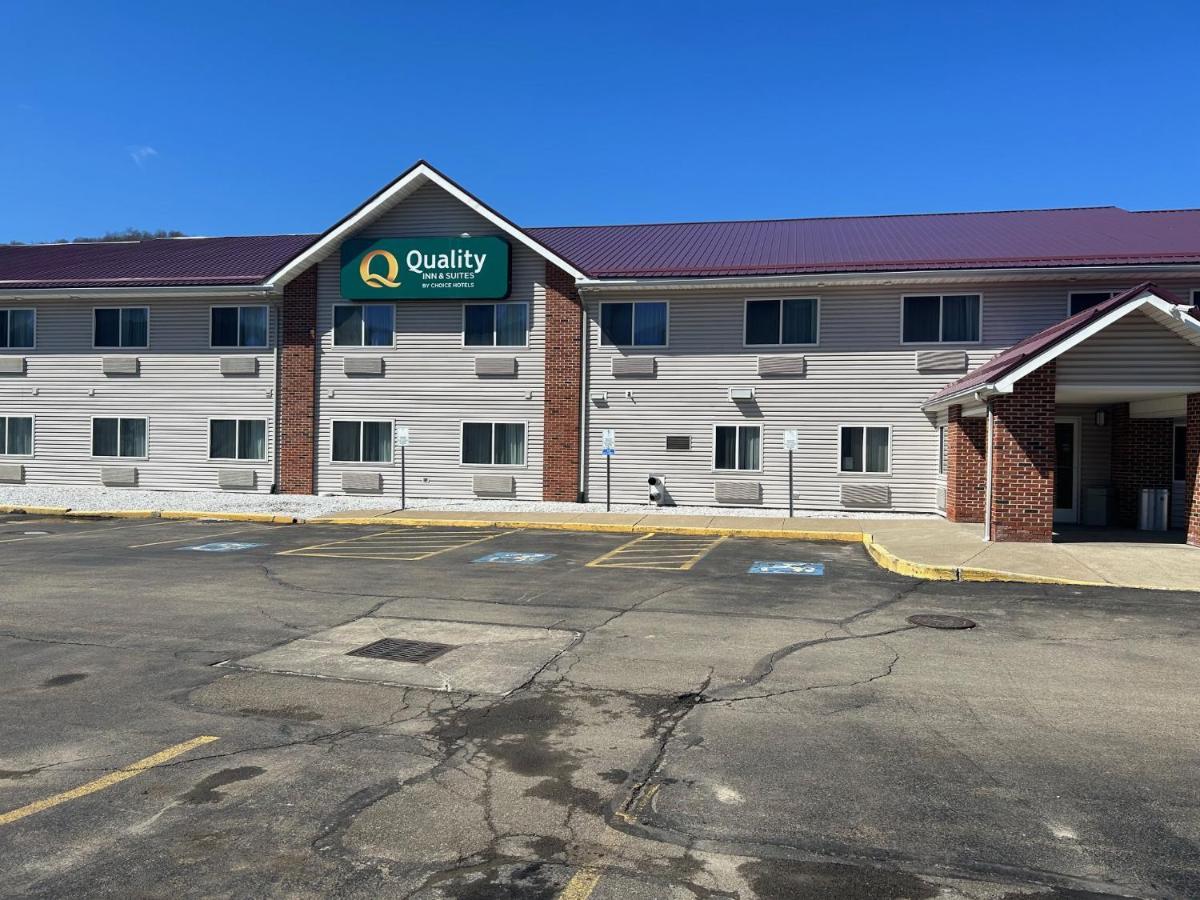 Quality Inn & Suites Bradford Bagian luar foto